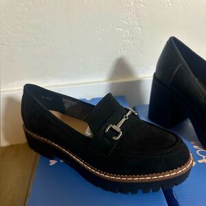 Women black shoes
